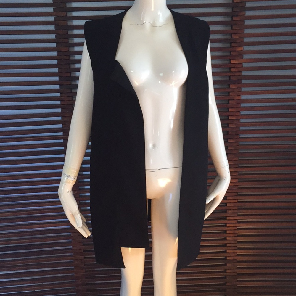 Mila long vest